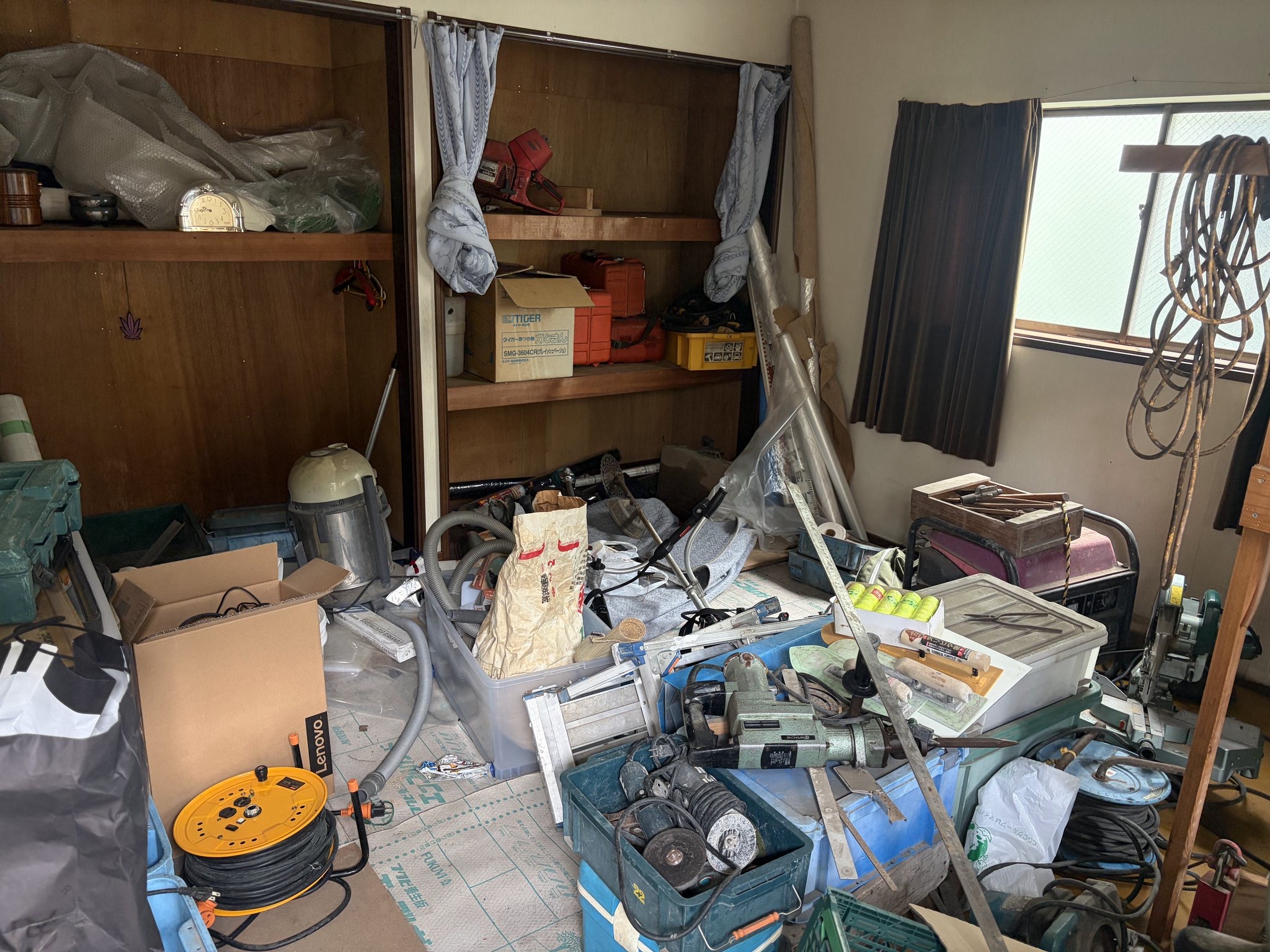 作業部屋の整理作業前