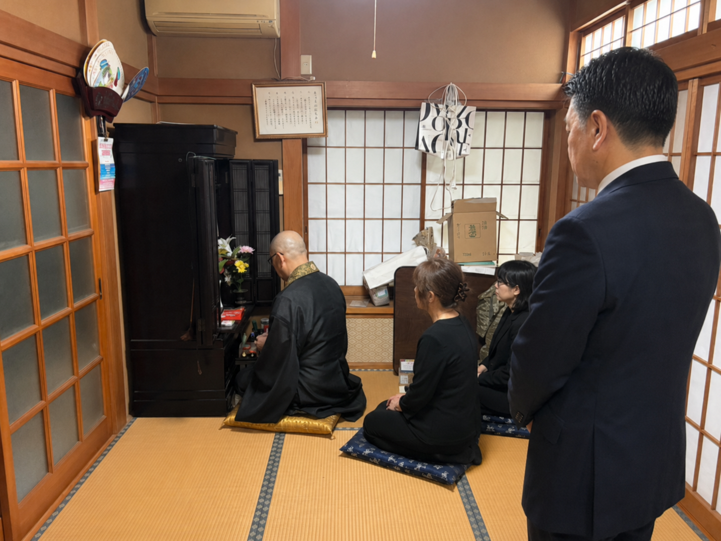 お仏壇の魂抜きの様子